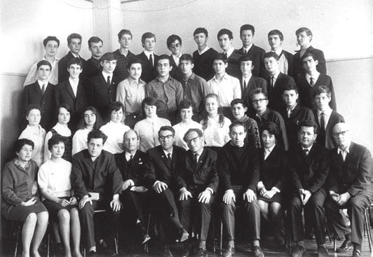 1969 год. 10-й «А» класс, в котором учились С. Недоспасов, В. Тумаркин и А. Цатурян. Фото из Архива