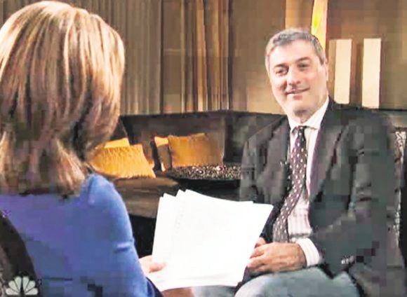 Маккиарини дает интервью NBC в 2013 году для двухчасового телевизионного байопика «Прыжок веры»