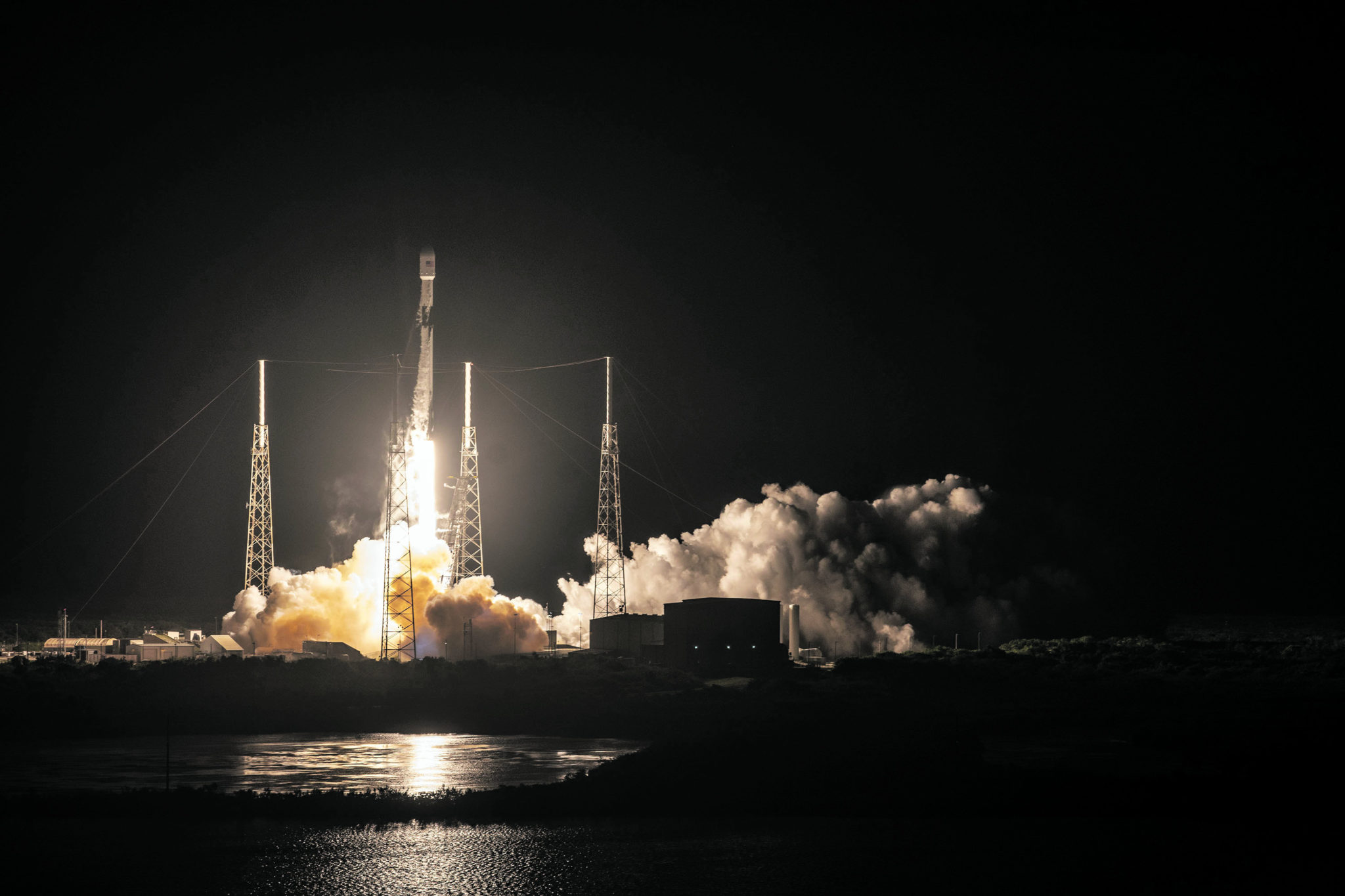 Старт ракеты-носителя Falcon 9 со спутниками системы Starlink 24 мая 2019 года (SpaceX)